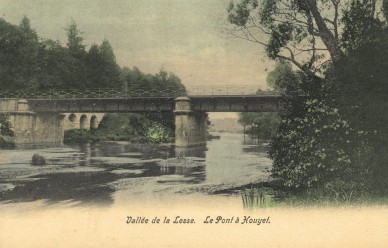 HOUYET LE PONT SUR LA LESSE.jpg